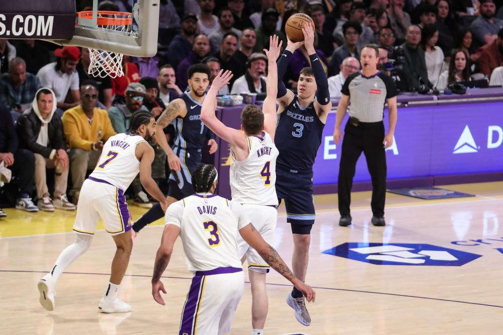 崭露头角 崭露头角