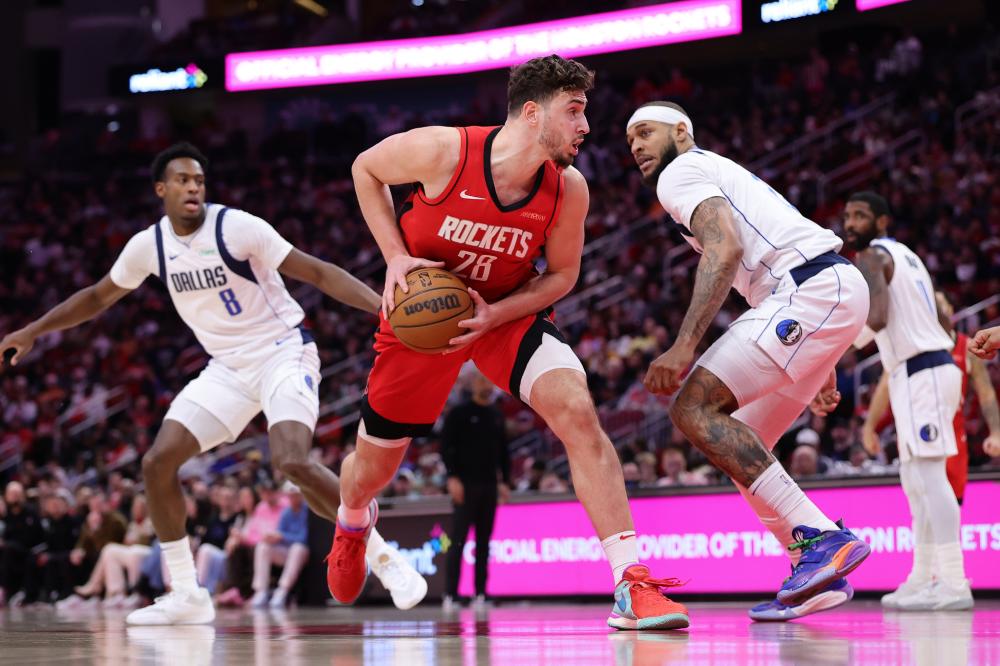 包括薪资调 包括薪资调